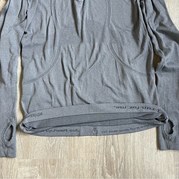 Lululemon Swiftly Tech 1/2 Zip Sweater - Picture 3 of 4